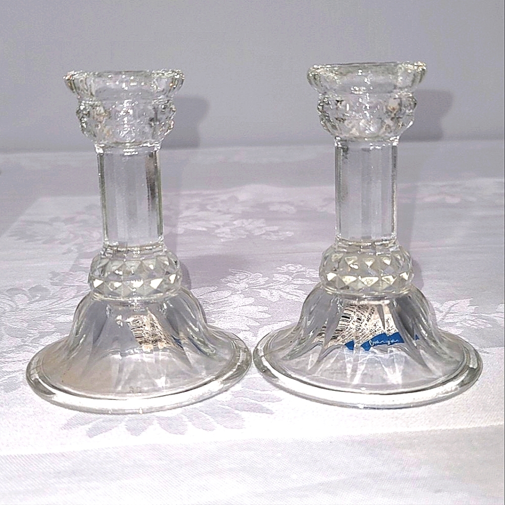 Crisa pair of clear glass candle holders